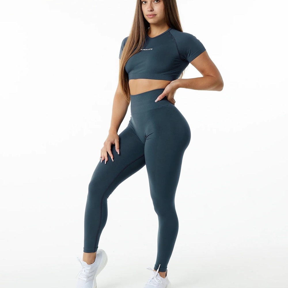 Alphalete leggings